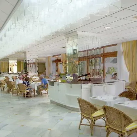 Fergus Hotel 4*