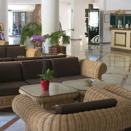 Fergus Hotel