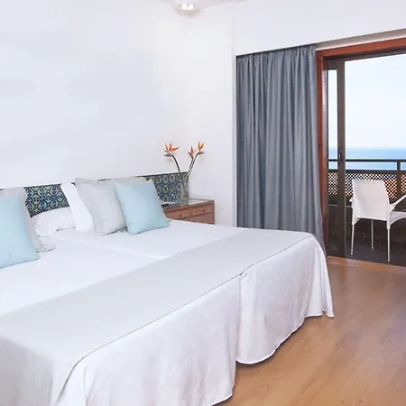 Otel Fergus 4*