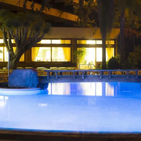 Otel Fergus 4*