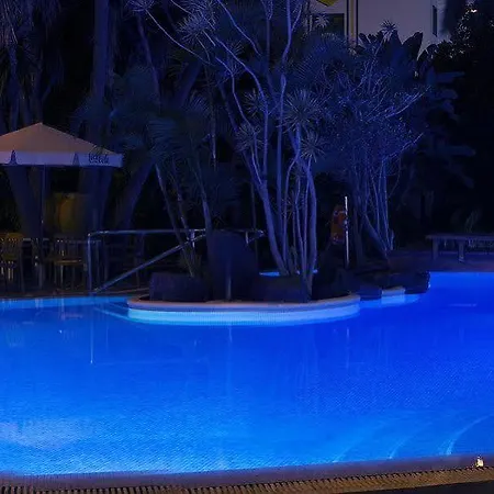 Otel Fergus 4*