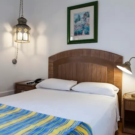 Fergus Hotel 4*