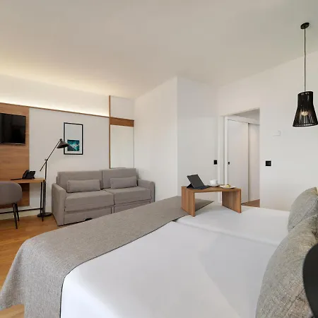 Fergus Hotel 4*