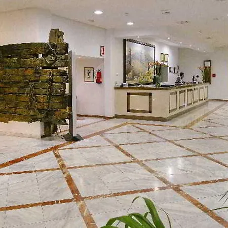 Fergus Hotel