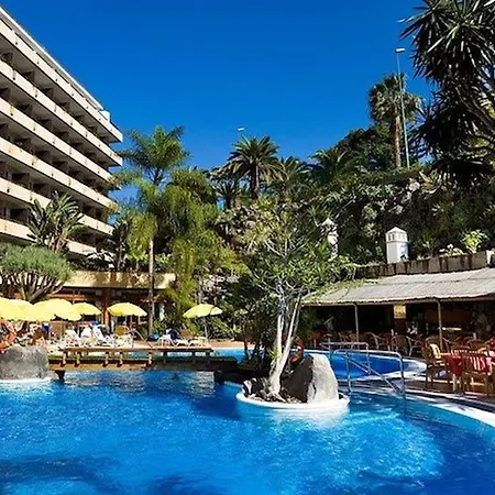 Fergus Hotel