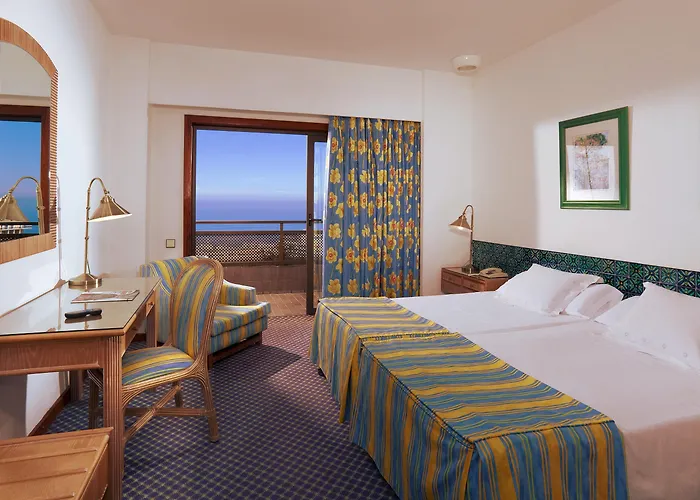 Fergus Hotel 4*